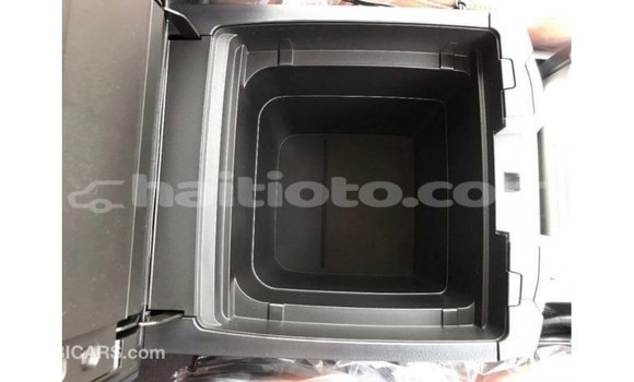 Acheter Import Voiture Toyota Land Cruiser Noir à Import - Dubai, Artibonite Acheter Import Voiture Toyota Land Cruiser Noir à Import - Dubai, Artibonite