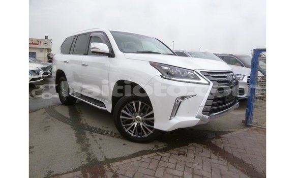 Acheter Import Voiture Lexus LX Blanc à Import - Dubai, Artibonite Acheter Import Voiture Lexus LX Blanc à Import - Dubai, Artibonite