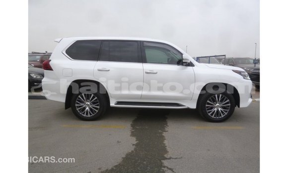 Acheter Import Voiture Lexus LX Blanc à Import - Dubai, Artibonite Acheter Import Voiture Lexus LX Blanc à Import - Dubai, Artibonite