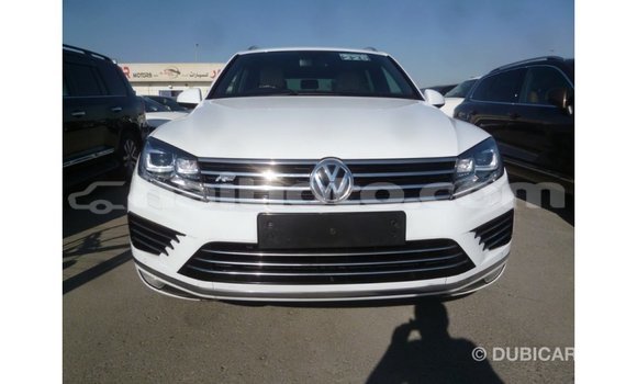 Acheter Import Voiture Volkswagen Touareg Blanc à Import - Dubai, Artibonite Acheter Import Voiture Volkswagen Touareg Blanc à Import - Dubai, Artibonite