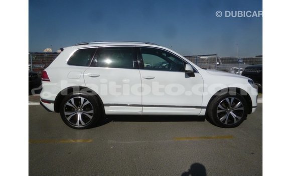 Acheter Import Voiture Volkswagen Touareg Blanc à Import - Dubai, Artibonite Acheter Import Voiture Volkswagen Touareg Blanc à Import - Dubai, Artibonite