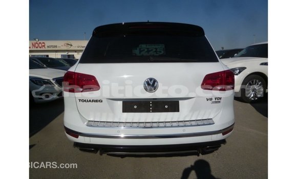 Acheter Import Voiture Volkswagen Touareg Blanc à Import - Dubai, Artibonite Acheter Import Voiture Volkswagen Touareg Blanc à Import - Dubai, Artibonite