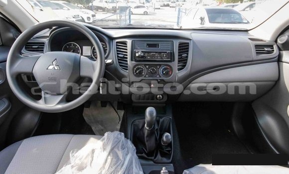 Acheter Import Voiture Mitsubishi L200 Blanc à Import - Dubai, Artibonite Acheter Import Voiture Mitsubishi L200 Blanc à Import - Dubai, Artibonite