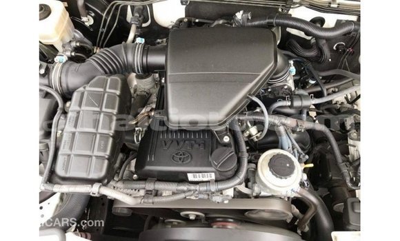 Acheter Import Voiture Toyota Prado Blanc à Import - Dubai, Artibonite Acheter Import Voiture Toyota Prado Blanc à Import - Dubai, Artibonite