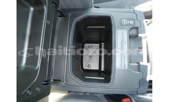 Acheter Import Voiture Toyota Land Cruiser Noir à Import - Dubai, Artibonite Acheter Import Voiture Toyota Land Cruiser Noir à Import - Dubai, Artibonite
