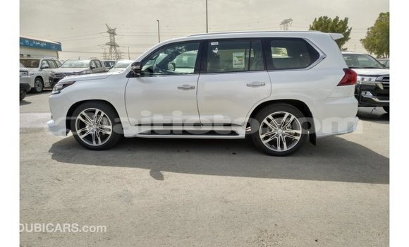 Acheter Import Voiture Lexus LX Blanc à Import - Dubai, Artibonite Acheter Import Voiture Lexus LX Blanc à Import - Dubai, Artibonite