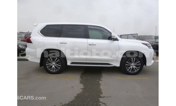 Acheter Import Voiture Lexus LX Blanc à Import - Dubai, Artibonite Acheter Import Voiture Lexus LX Blanc à Import - Dubai, Artibonite