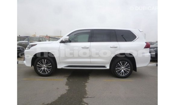 Acheter Import Voiture Lexus LX Blanc à Import - Dubai, Artibonite Acheter Import Voiture Lexus LX Blanc à Import - Dubai, Artibonite