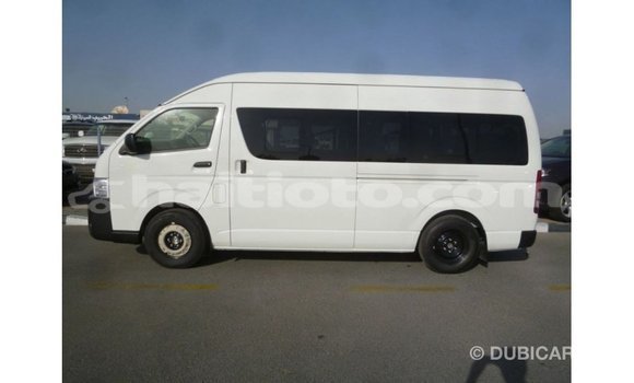Acheter Import Voiture Toyota Hiace Blanc à Import - Dubai, Artibonite Acheter Import Voiture Toyota Hiace Blanc à Import - Dubai, Artibonite