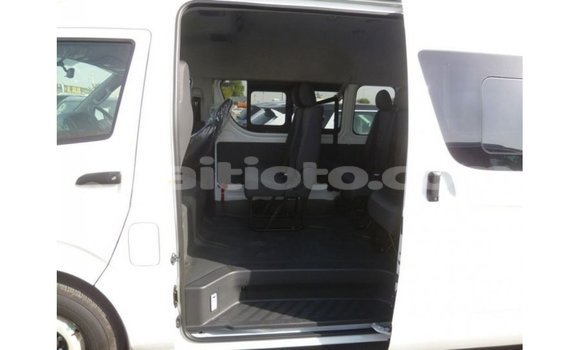 Acheter Import Voiture Toyota Hiace Blanc à Import - Dubai, Artibonite Acheter Import Voiture Toyota Hiace Blanc à Import - Dubai, Artibonite