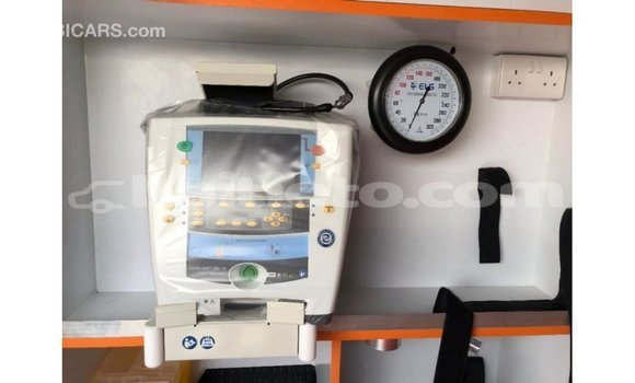 Acheter Import Voiture Toyota Hiace Blanc à Import - Dubai, Artibonite Acheter Import Voiture Toyota Hiace Blanc à Import - Dubai, Artibonite