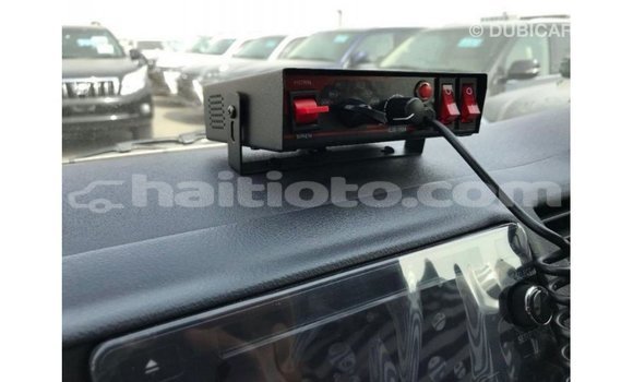 Acheter Import Voiture Toyota Hiace Blanc à Import - Dubai, Artibonite Acheter Import Voiture Toyota Hiace Blanc à Import - Dubai, Artibonite