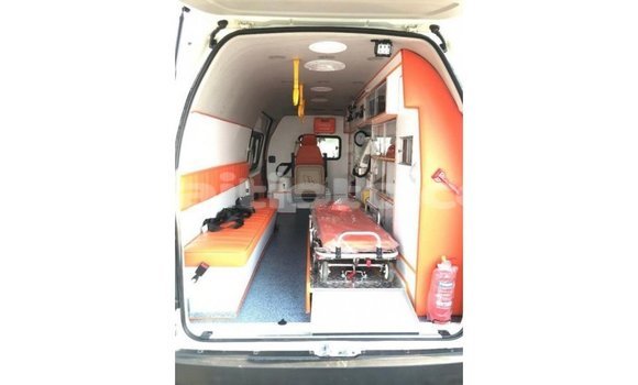 Acheter Import Voiture Toyota Hiace Blanc à Import - Dubai, Artibonite Acheter Import Voiture Toyota Hiace Blanc à Import - Dubai, Artibonite