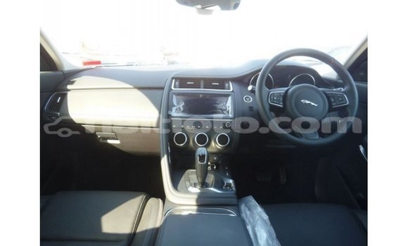 Acheter Import Voiture Jaguar E-Pace Rouge à Import - Dubai, Artibonite Acheter Import Voiture Jaguar E-Pace Rouge à Import - Dubai, Artibonite