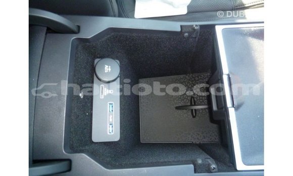 Acheter Import Voiture Jaguar E-Pace Rouge à Import - Dubai, Artibonite Acheter Import Voiture Jaguar E-Pace Rouge à Import - Dubai, Artibonite