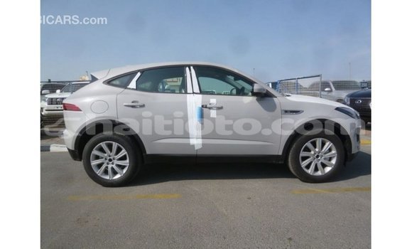 Acheter Import Voiture Jaguar E-Pace Blanc à Import - Dubai, Artibonite Acheter Import Voiture Jaguar E-Pace Blanc à Import - Dubai, Artibonite