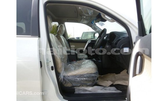 Acheter Import Voiture Toyota Prado Blanc à Import - Dubai, Artibonite Acheter Import Voiture Toyota Prado Blanc à Import - Dubai, Artibonite