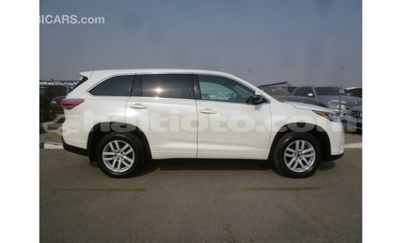 Acheter Import Voiture Toyota Kluger Blanc à Import - Dubai, Artibonite Acheter Import Voiture Toyota Kluger Blanc à Import - Dubai, Artibonite