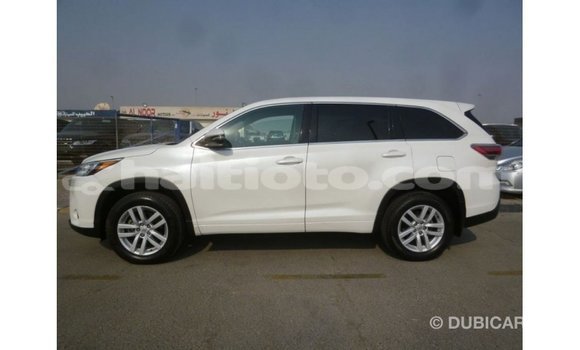 Acheter Import Voiture Toyota Kluger Blanc à Import - Dubai, Artibonite Acheter Import Voiture Toyota Kluger Blanc à Import - Dubai, Artibonite
