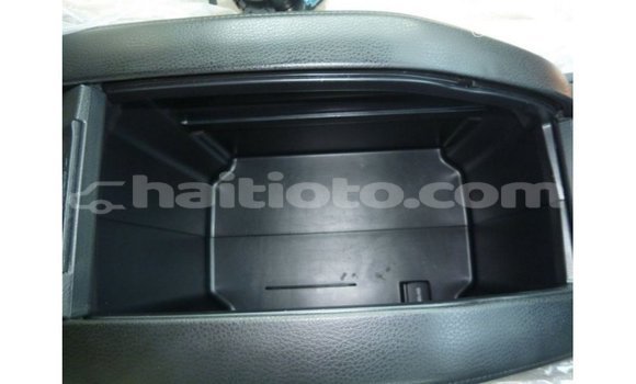 Acheter Import Voiture Toyota Kluger Blanc à Import - Dubai, Artibonite Acheter Import Voiture Toyota Kluger Blanc à Import - Dubai, Artibonite