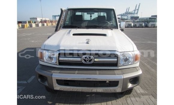 Acheter Import Voiture Toyota Land Cruiser Blanc à Import - Dubai, Artibonite Acheter Import Voiture Toyota Land Cruiser Blanc à Import - Dubai, Artibonite
