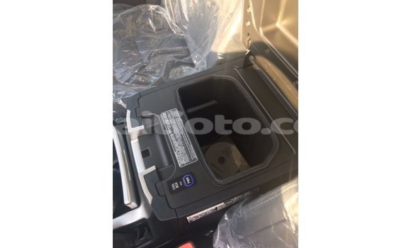 Acheter Import Voiture Toyota Land Cruiser Noir à Import - Dubai, Artibonite Acheter Import Voiture Toyota Land Cruiser Noir à Import - Dubai, Artibonite