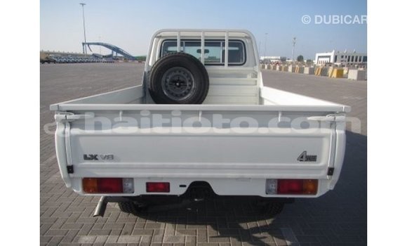 Acheter Import Voiture Toyota Land Cruiser Blanc à Import - Dubai, Artibonite Acheter Import Voiture Toyota Land Cruiser Blanc à Import - Dubai, Artibonite