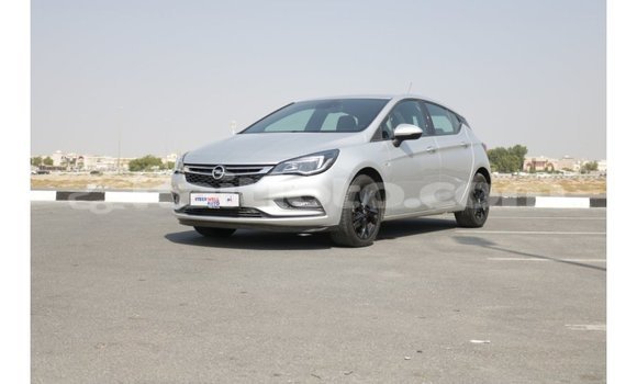 Acheter Import Voiture Opel Astra Blanc à Import - Dubai, Artibonite