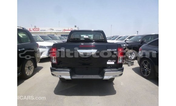 Acheter Import Voiture Toyota Hilux Noir à Import - Dubai, Artibonite Acheter Import Voiture Toyota Hilux Noir à Import - Dubai, Artibonite