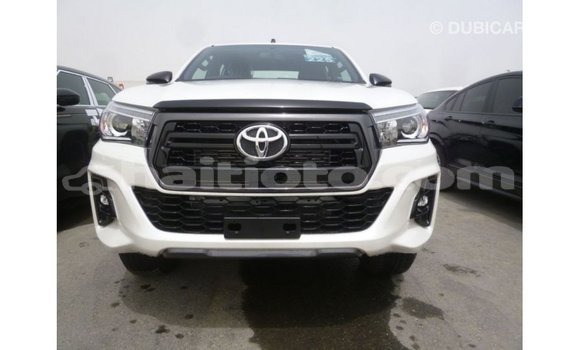 Acheter Import Voiture Toyota Hilux Blanc à Import - Dubai, Artibonite Acheter Import Voiture Toyota Hilux Blanc à Import - Dubai, Artibonite