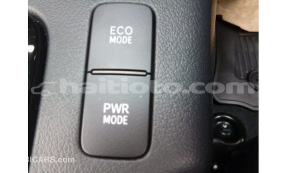 Acheter Import Voiture Toyota Hilux Blanc à Import - Dubai, Artibonite Acheter Import Voiture Toyota Hilux Blanc à Import - Dubai, Artibonite