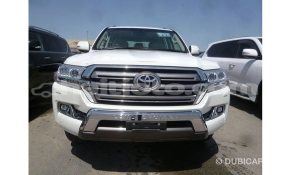 Acheter Import Voiture Toyota Land Cruiser Blanc à Import - Dubai, Artibonite Acheter Import Voiture Toyota Land Cruiser Blanc à Import - Dubai, Artibonite