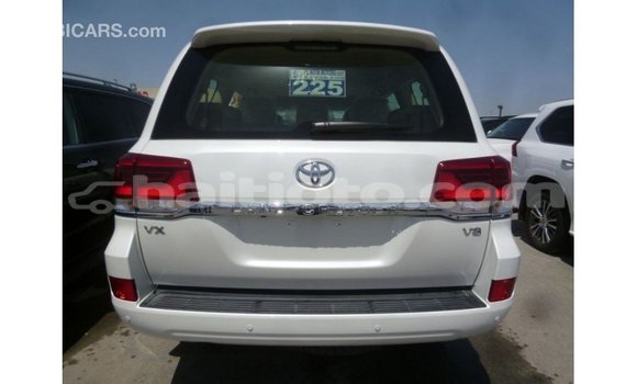 Acheter Import Voiture Toyota Land Cruiser Blanc à Import - Dubai, Artibonite Acheter Import Voiture Toyota Land Cruiser Blanc à Import - Dubai, Artibonite
