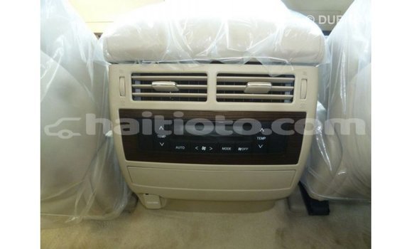 Acheter Import Voiture Toyota Land Cruiser Blanc à Import - Dubai, Artibonite Acheter Import Voiture Toyota Land Cruiser Blanc à Import - Dubai, Artibonite