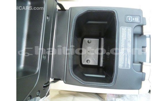 Acheter Import Voiture Toyota Land Cruiser Blanc à Import - Dubai, Artibonite Acheter Import Voiture Toyota Land Cruiser Blanc à Import - Dubai, Artibonite