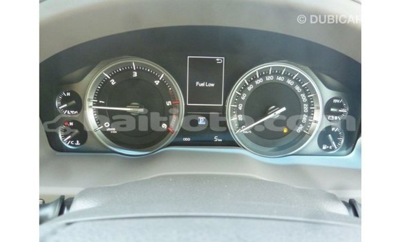 Acheter Import Voiture Toyota Land Cruiser Blanc à Import - Dubai, Artibonite Acheter Import Voiture Toyota Land Cruiser Blanc à Import - Dubai, Artibonite