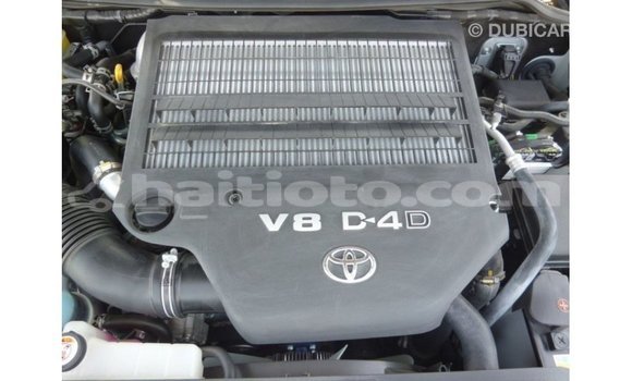 Acheter Import Voiture Toyota Land Cruiser Blanc à Import - Dubai, Artibonite Acheter Import Voiture Toyota Land Cruiser Blanc à Import - Dubai, Artibonite
