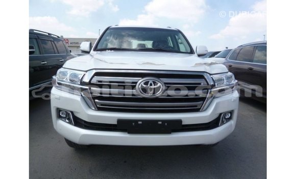 Acheter Import Voiture Toyota Land Cruiser Blanc à Import - Dubai, Artibonite Acheter Import Voiture Toyota Land Cruiser Blanc à Import - Dubai, Artibonite