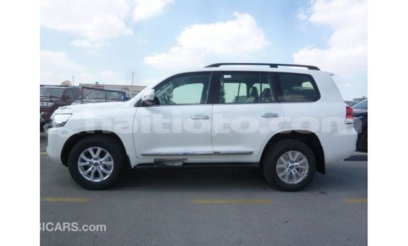 Acheter Import Voiture Toyota Land Cruiser Blanc à Import - Dubai, Artibonite Acheter Import Voiture Toyota Land Cruiser Blanc à Import - Dubai, Artibonite