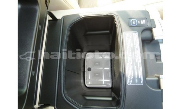 Acheter Import Voiture Toyota Land Cruiser Noir à Import - Dubai, Artibonite Acheter Import Voiture Toyota Land Cruiser Noir à Import - Dubai, Artibonite