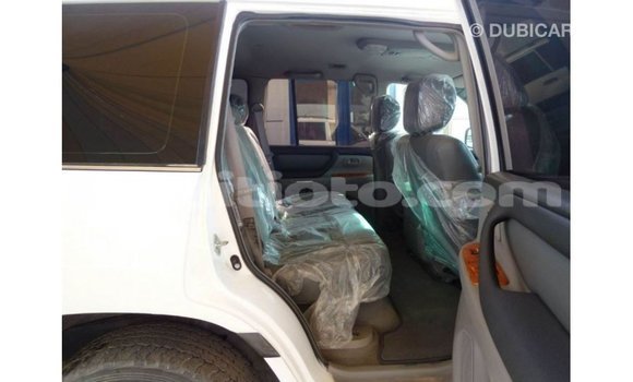 Acheter Import Voiture Toyota Land Cruiser Blanc à Import - Dubai, Artibonite Acheter Import Voiture Toyota Land Cruiser Blanc à Import - Dubai, Artibonite