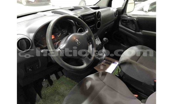 Acheter Import Voiture Peugeot Partner Blanc à Import - Dubai, Artibonite Acheter Import Voiture Peugeot Partner Blanc à Import - Dubai, Artibonite