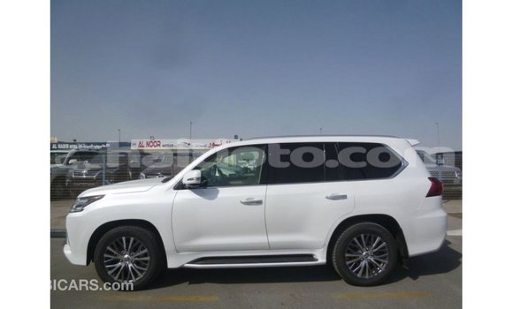 Acheter Import Voiture Lexus LX Blanc à Import - Dubai, Artibonite Acheter Import Voiture Lexus LX Blanc à Import - Dubai, Artibonite