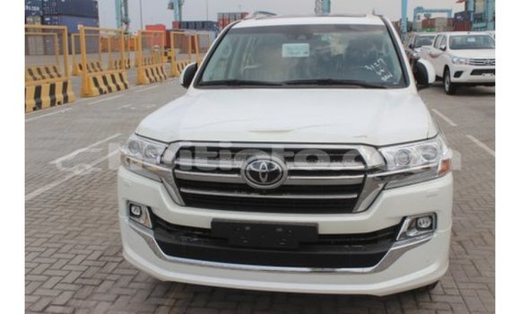 Acheter Import Voiture Toyota Land Cruiser Blanc à Import - Dubai, Artibonite Acheter Import Voiture Toyota Land Cruiser Blanc à Import - Dubai, Artibonite