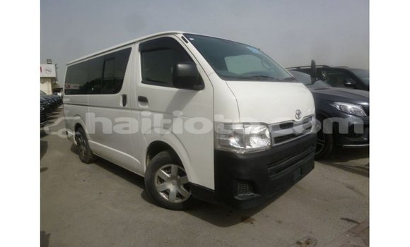 Acheter Import Voiture Toyota Hiace Blanc à Import - Dubai, Artibonite Acheter Import Voiture Toyota Hiace Blanc à Import - Dubai, Artibonite