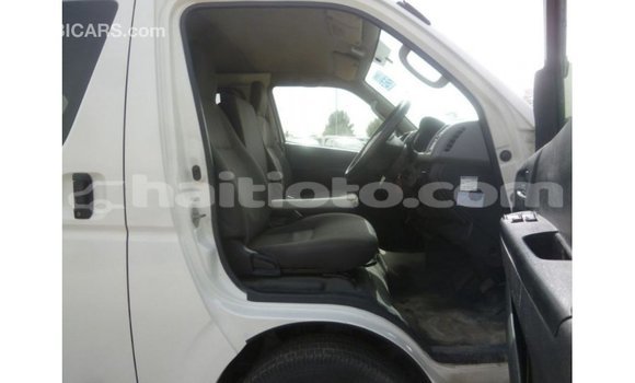 Acheter Import Voiture Toyota Hiace Blanc à Import - Dubai, Artibonite Acheter Import Voiture Toyota Hiace Blanc à Import - Dubai, Artibonite