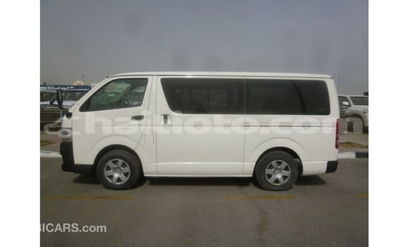 Acheter Import Voiture Toyota Hiace Blanc à Import - Dubai, Artibonite Acheter Import Voiture Toyota Hiace Blanc à Import - Dubai, Artibonite