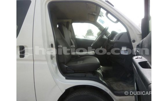 Acheter Import Voiture Toyota Hiace Blanc à Import - Dubai, Artibonite Acheter Import Voiture Toyota Hiace Blanc à Import - Dubai, Artibonite