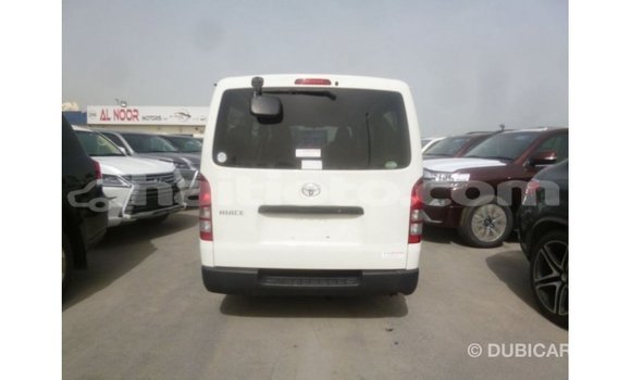 Acheter Import Voiture Toyota Hiace Blanc à Import - Dubai, Artibonite Acheter Import Voiture Toyota Hiace Blanc à Import - Dubai, Artibonite