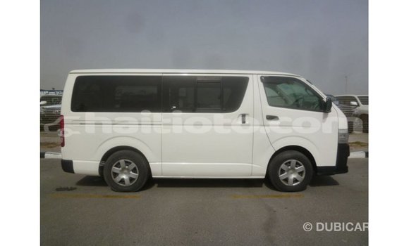 Acheter Import Voiture Toyota Hiace Blanc à Import - Dubai, Artibonite Acheter Import Voiture Toyota Hiace Blanc à Import - Dubai, Artibonite